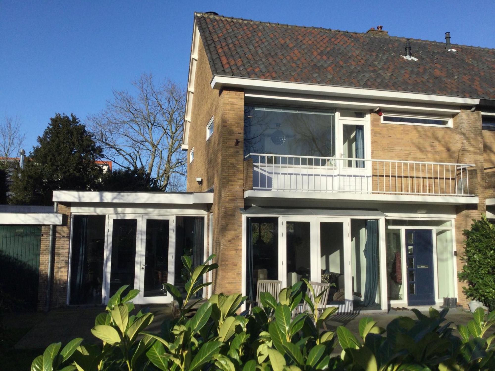 Villa Cosy Central Incl Jacuzzi Near Trainstation, Beach And City Heemstede Exterior photo