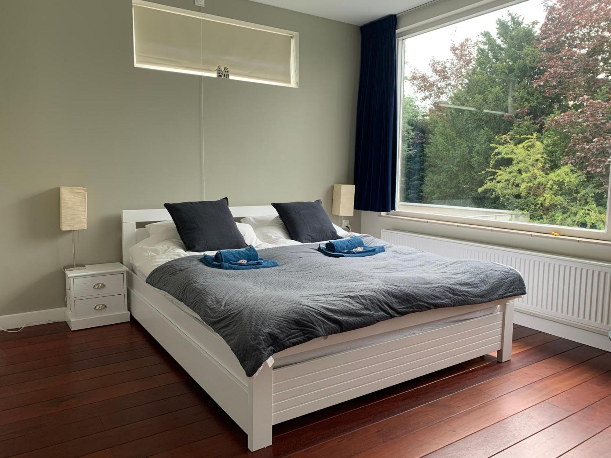 Villa Cosy Central Incl Jacuzzi Near Trainstation, Beach And City Heemstede Exterior photo